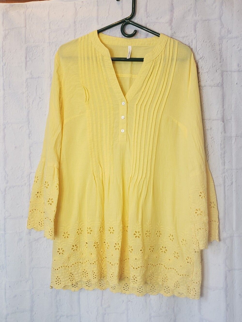 PASSPORTS Sunshine Yellow Eyelet Pintuck Tunic Top Large